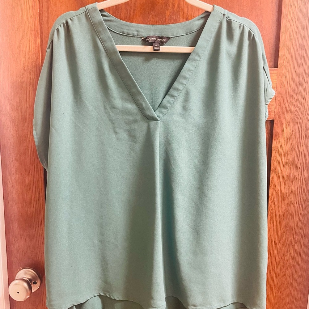 Banana Republic Jewel Green V-Neck Blouse